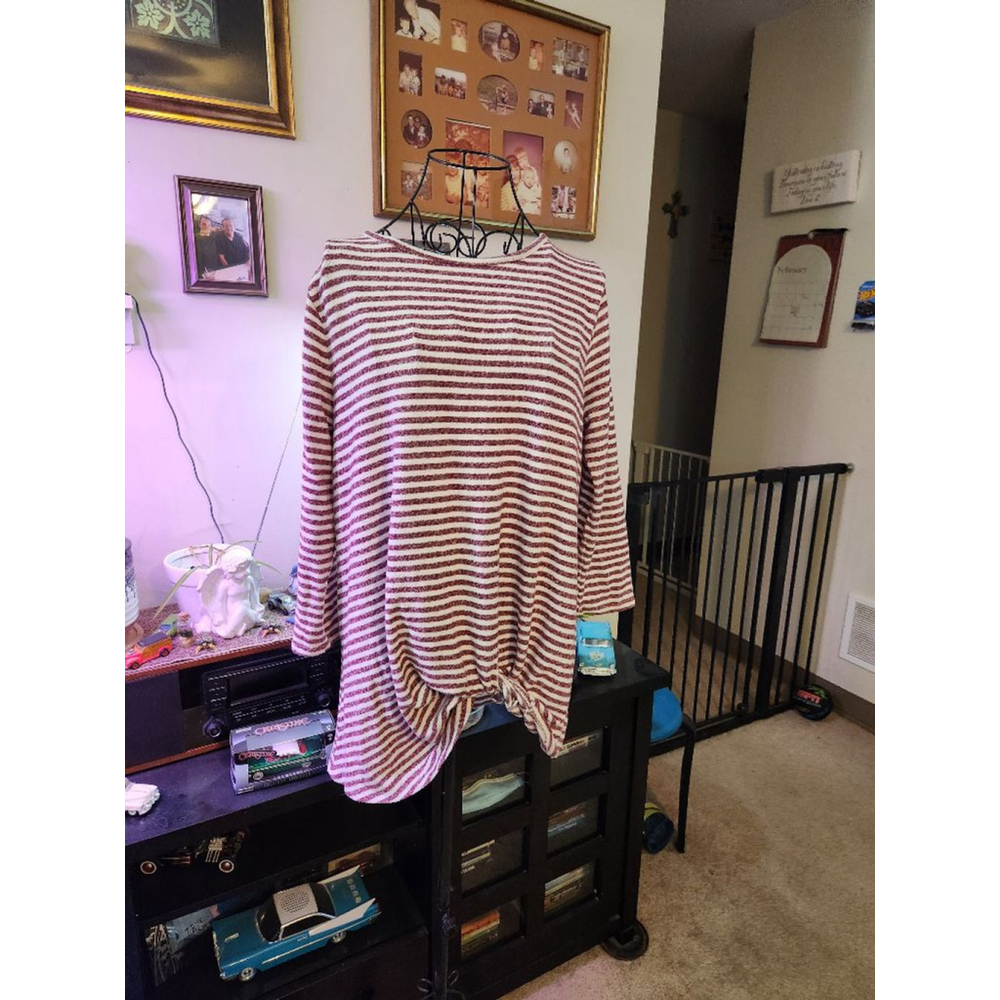 Thyme + Honey Top Women's Size Medium Red and White Striped